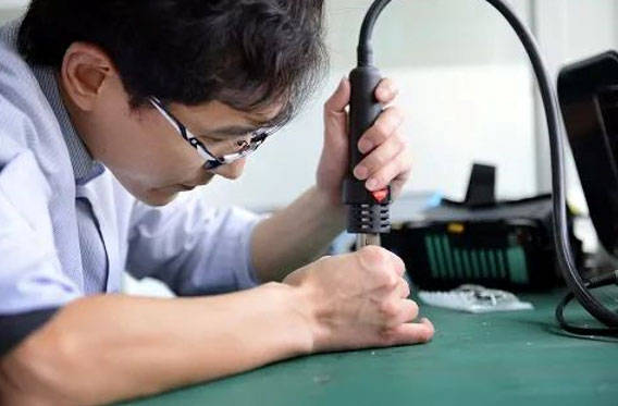 国产高端VR品牌小派牵手上海国际电影节：明星新品惊艳全场