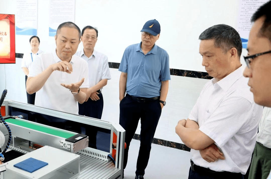 推动产教融合，机器人在线助力江西工商技工学校工业机器人产业学院蓬勃发展