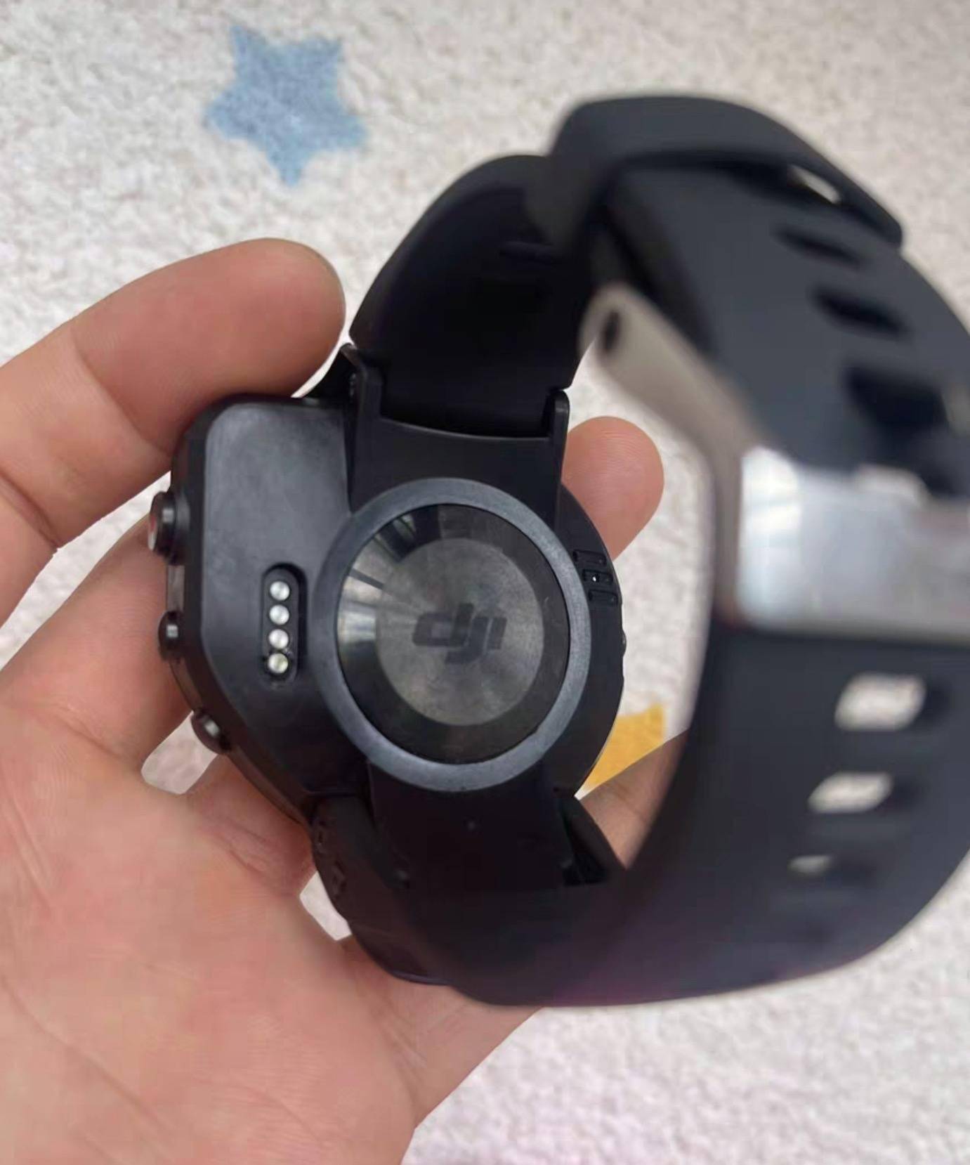 被砍的大疆DJI Watch智能手表原型机曝光，据称可体感控制无人机
