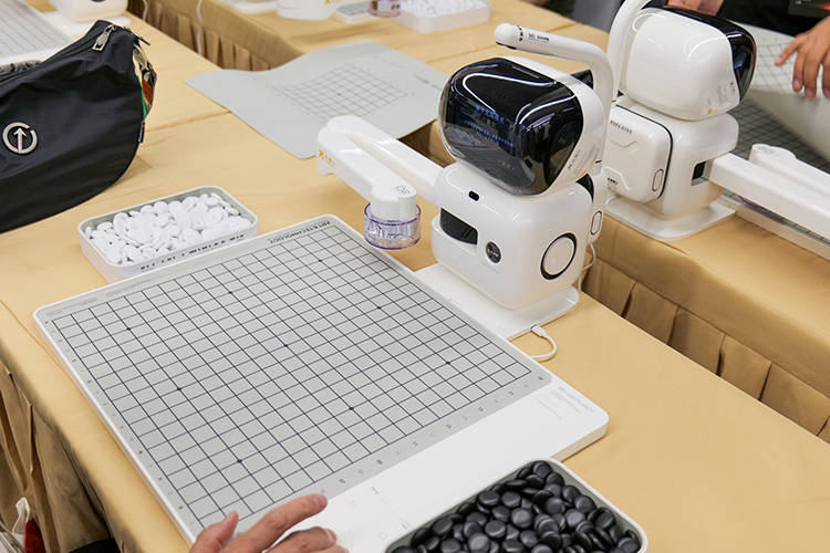 商汤元萝卜AI下棋机器人围棋版发布，棋艺可达职业九段，3799元起