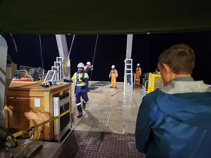 哈佛教授:最先接触AI的可能是外星人,它们的AI或可绕过人类与地球上的AI连接