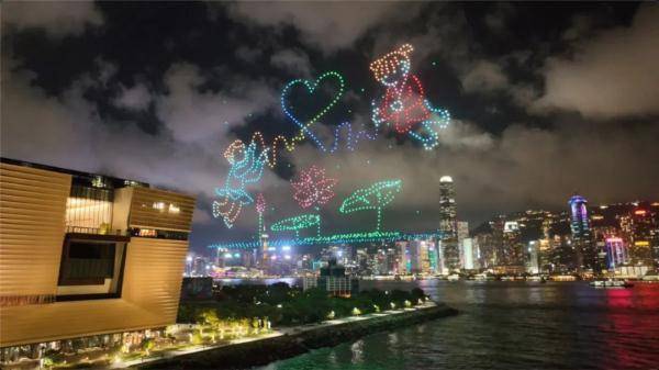 “紫荆花之夜”端午大型无人机灯光秀活动在港举行