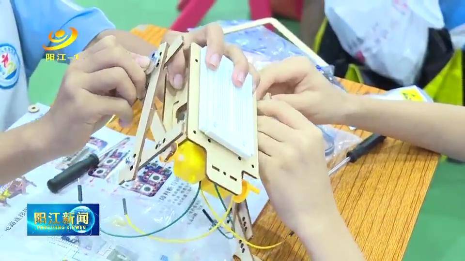 阳江市第八届机器人大赛开赛，师生同台竞技800人