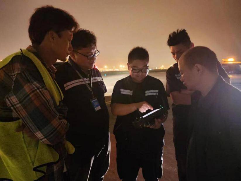 机场驱鸟新招!15分钟16亩,长沙机场无人机喷洒作业成功首飞