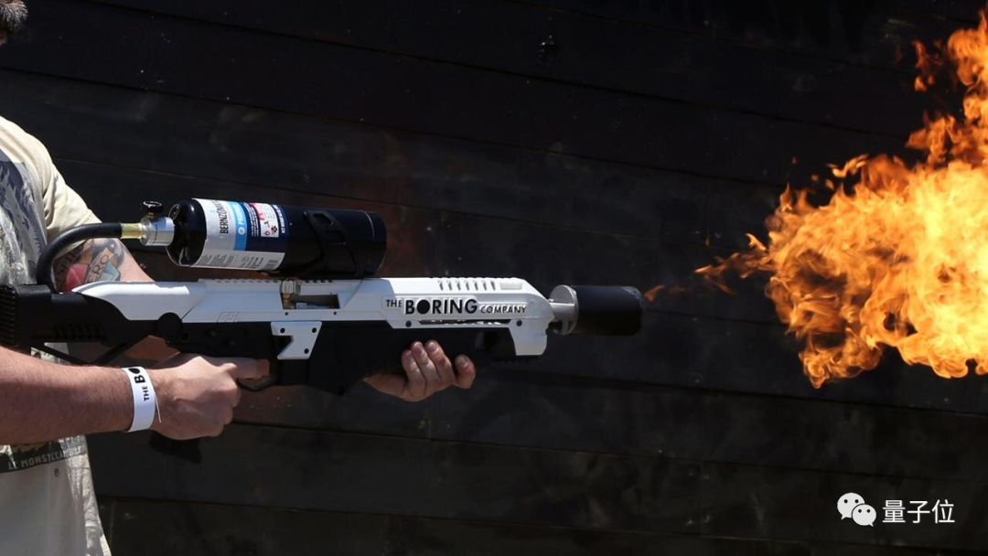 机器狗火爆表演，热狗称赞燃网全场