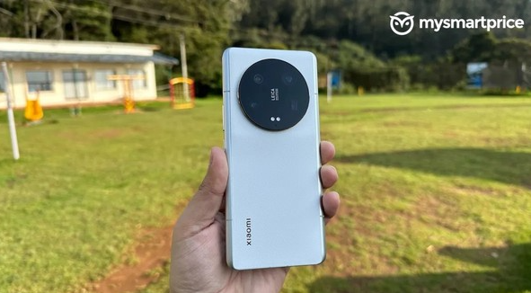 外媒盛赞小米13 Ultra：出色相机性能与整体设计备受称赞