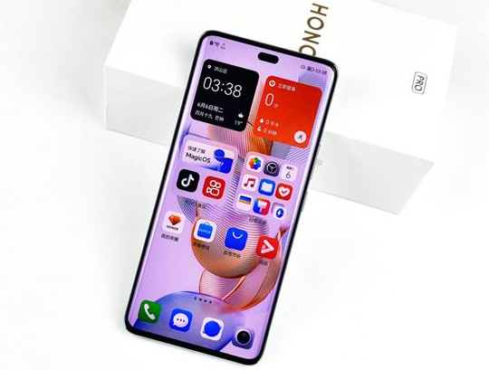 强劲配置与顶级显示体验:荣耀90 Pro带来全新科技享受