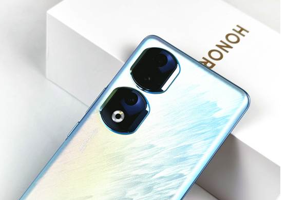 强劲配置与顶级显示体验:荣耀90 Pro带来全新科技享受