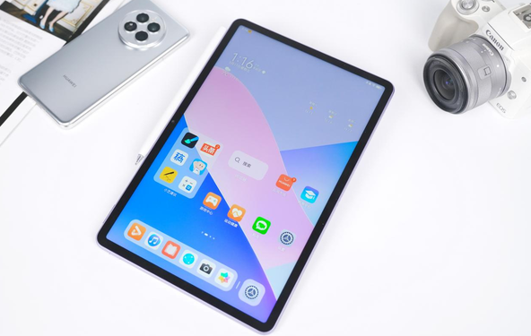 华为MatePad Air助力高效办公，融合PC应用引擎