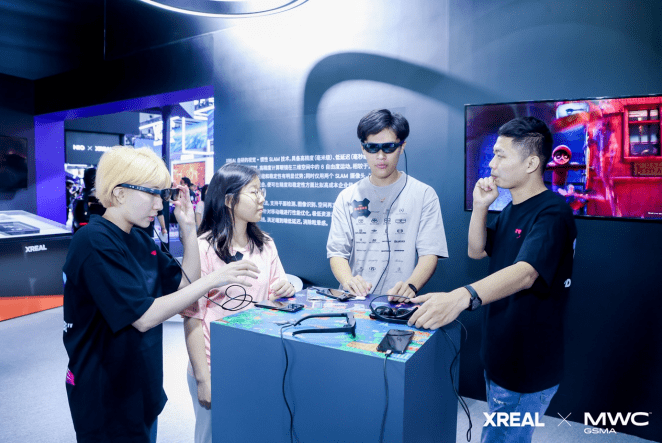 XREAL亮相2023MWC上海，带来AR空间屏的全场景沉浸体验