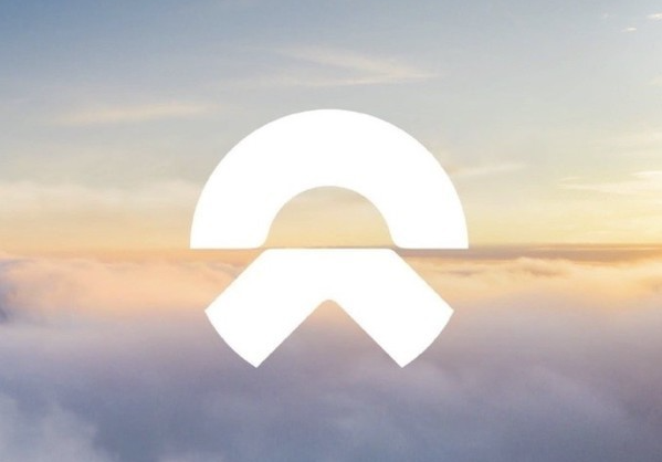 蔚来汽车CEO亲自测试NIO手机，用户体验至上