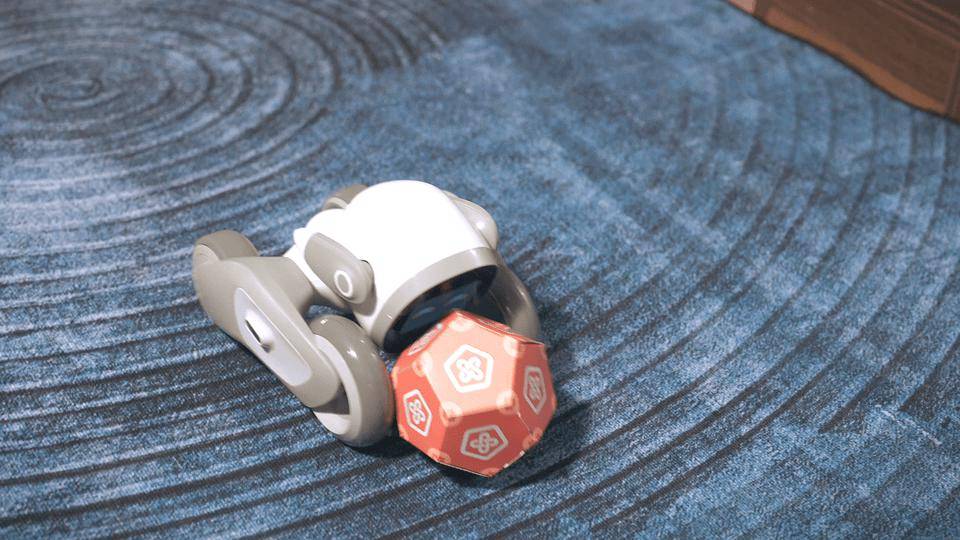 将情感植入陪伴机器人，「可以科技」自研人机交互智能决策模型