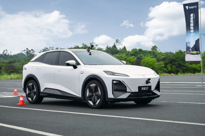 深蓝S7超级增程动态品鉴:驾趣体验引领未来潮流