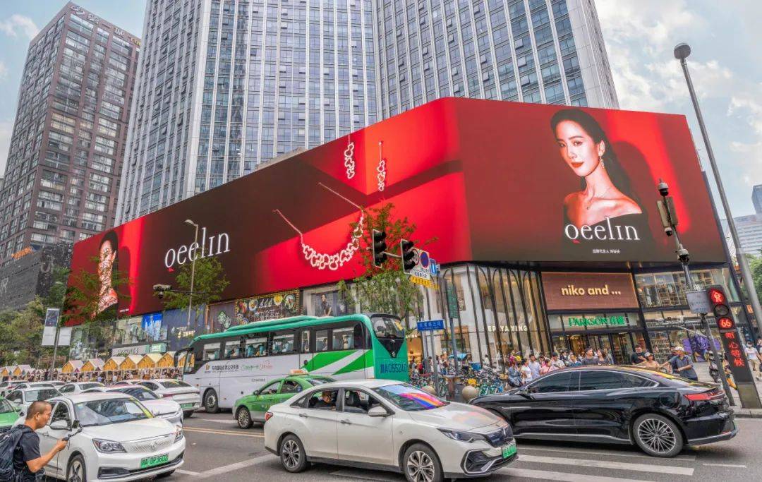 重磅发力AI领域 兆讯传媒四城大屏联动上演数字大片