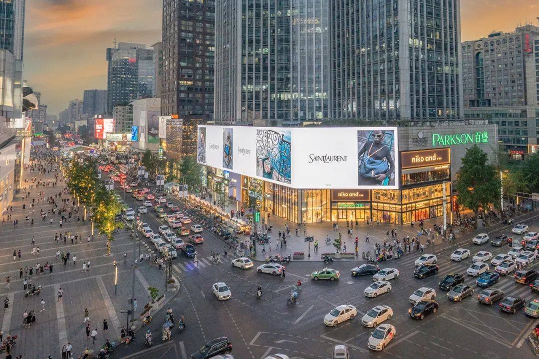 重磅发力AI领域 兆讯传媒四城大屏联动上演数字大片