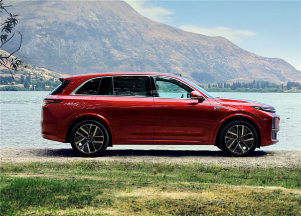 李想公开赞叹:理想L8表现超乎预期,若无产能限制本月将与L7车型同登万辆殿堂!