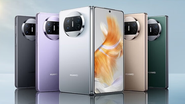 618大促现场：五款折叠屏手机备受关注 哪款最值得期待？