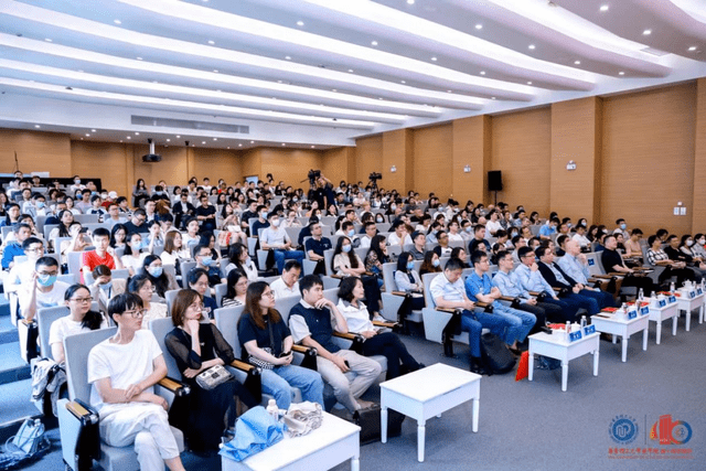 会后直击 | 华理商学院“AI 赋能Made in China”主题论坛精彩无限