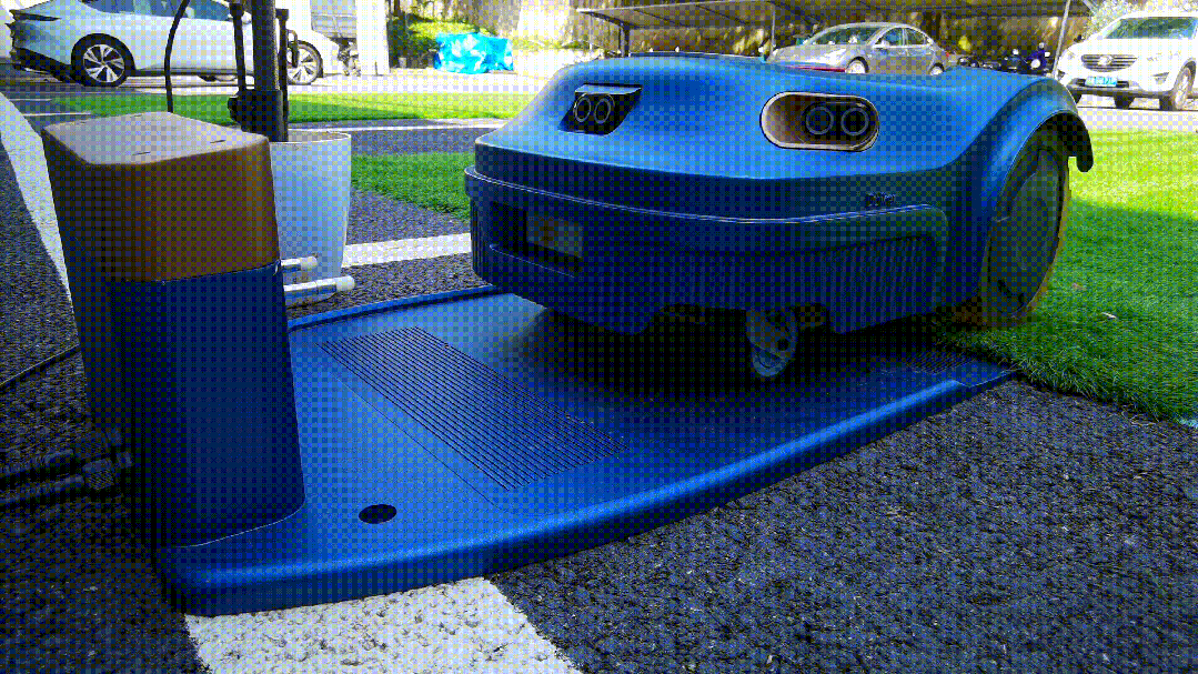 ​割草机器人赛道又一新玩家，这家企业的无边线割草机有何不同？