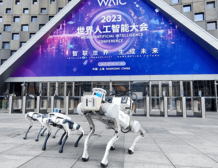 云深处科技绝影 Lite3 与 X20 四足机器人亮相