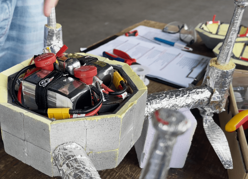 火场神器:科学家研发出耐高温无人机,可飞进火海