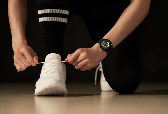 三星Galaxy Watch5系列智能手表：夏季运动的健康助手