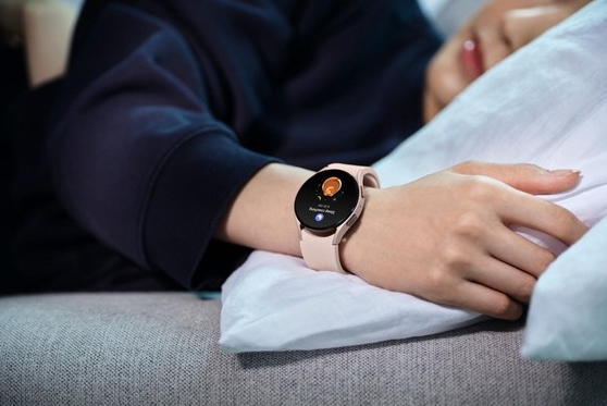 三星Galaxy Watch5系列智能手表：夏季运动的健康助手