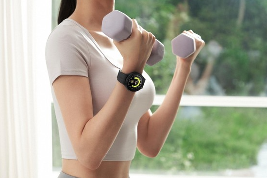 三星Galaxy Watch5系列智能手表：夏季运动的健康助手