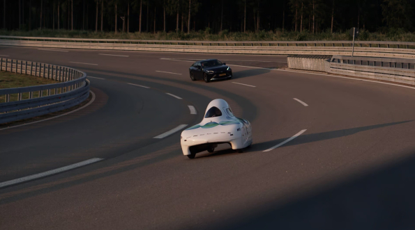 创纪录！无需补充能源 荷兰大学生团队实现2500公里续航