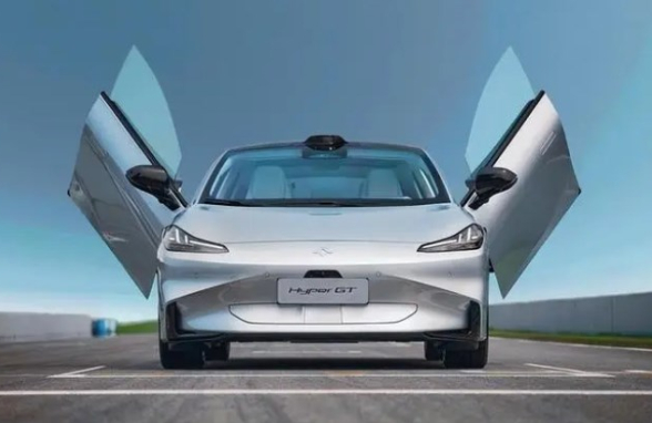 广汽埃安旗下全新中大型轿跑昊铂GT今日正式上市