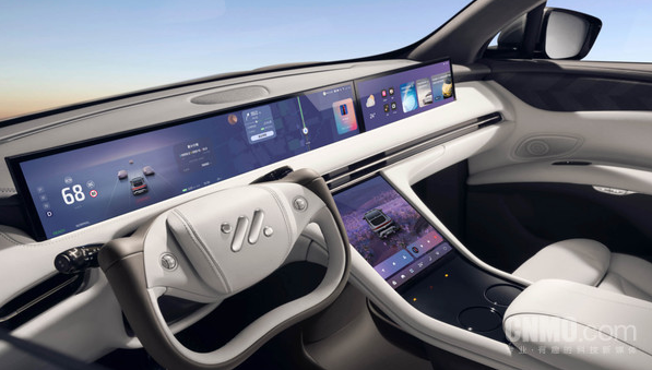 液晶仪表+中控+HUD布局开启3.0信息交互时代