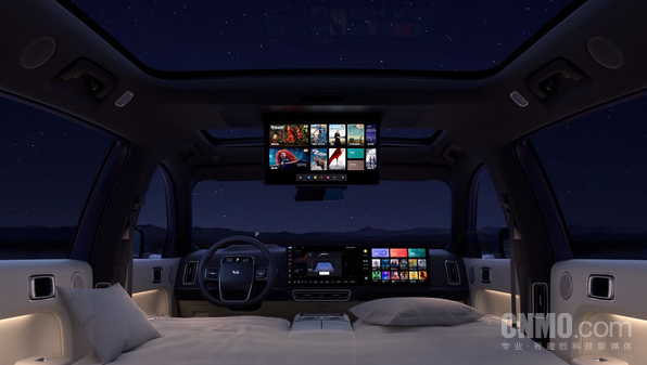 液晶仪表+中控+HUD布局开启3.0信息交互时代