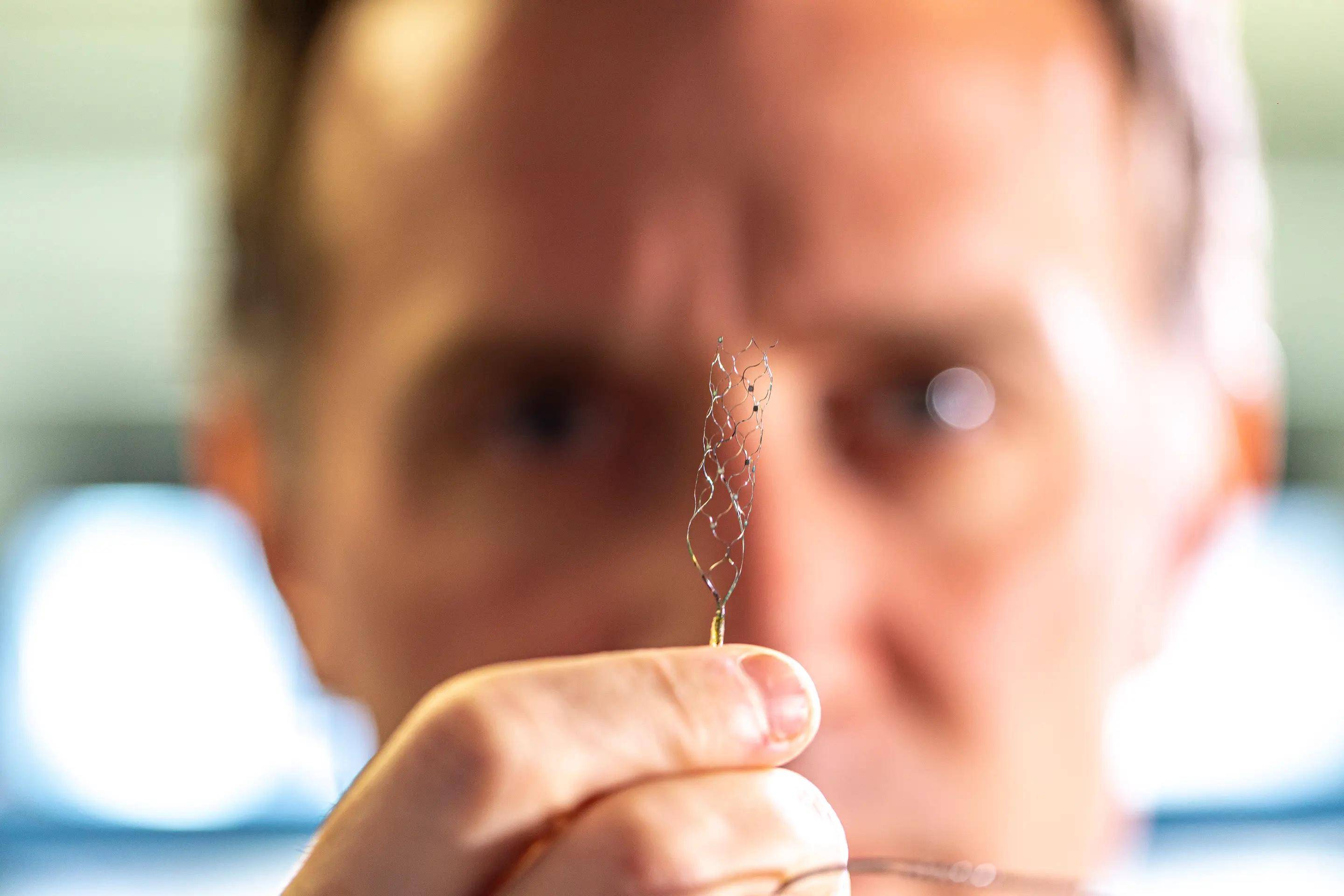 脑机接口新技术详解:血管内植入脑机接口设备“Stentrode”