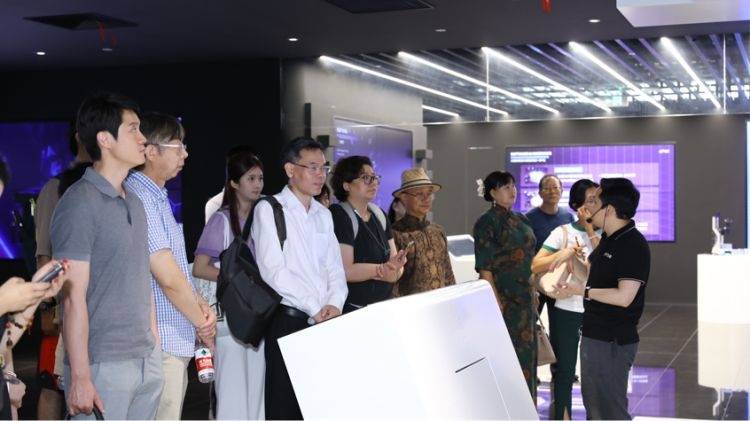 浦东2023文创重点企业稳增长服务季活动走进张江人工智能岛