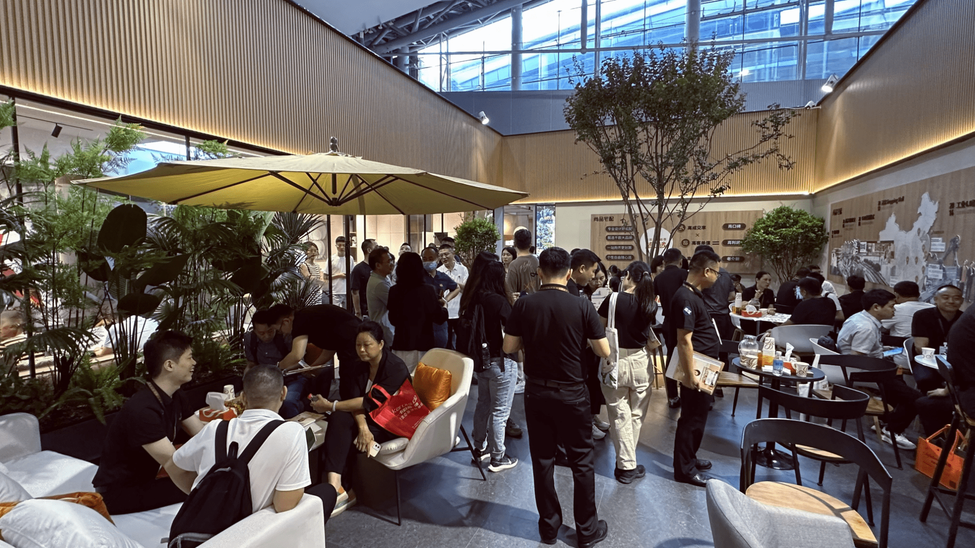 尚品宅配强势登陆建博会：AI破局，开启全屋定制随心选时代！