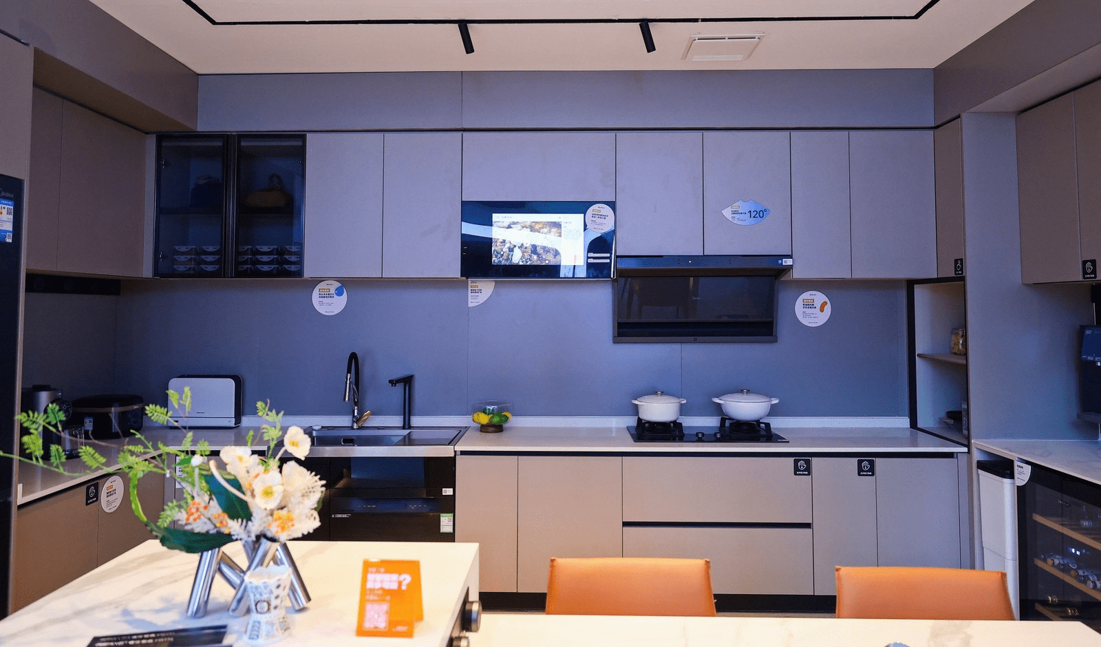 尚品宅配强势登陆建博会：AI破局，开启全屋定制随心选时代！