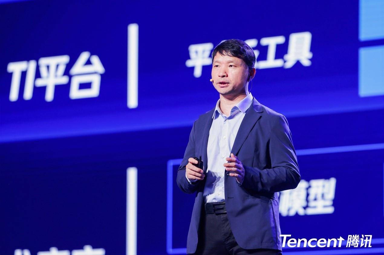 腾讯大模型的现实主义：在场景中解决企业“AI焦虑”