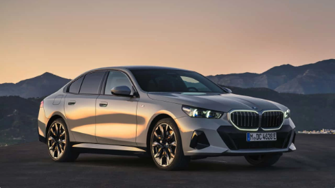 宝马i5 Touring轻度伪装谍照曝光！欧洲市场率先开售