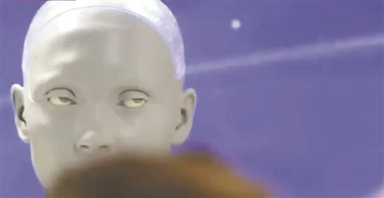 9位AI机器人面见记者，宣称要与人类共建乐园