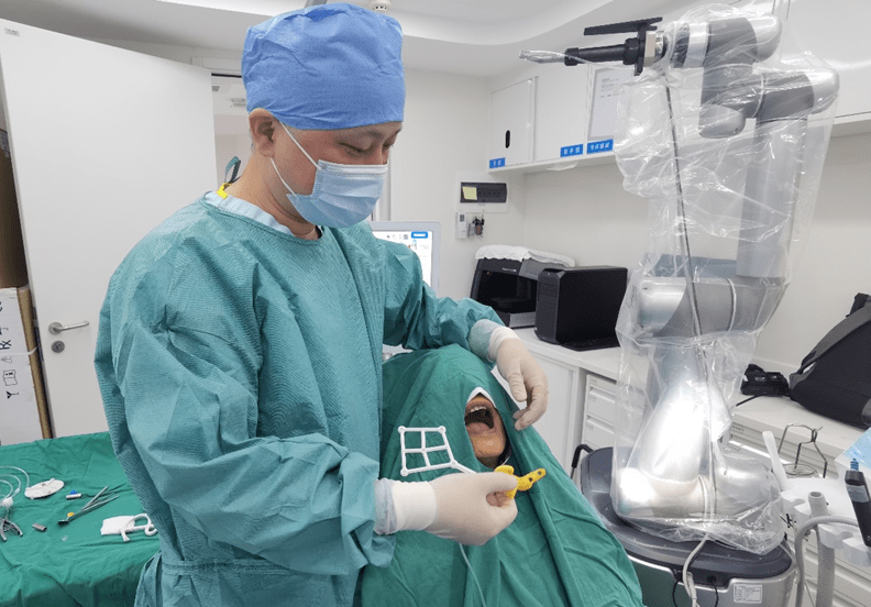 【视频】机器人能种牙！痛感减少，精准提升10倍，你接受吗？