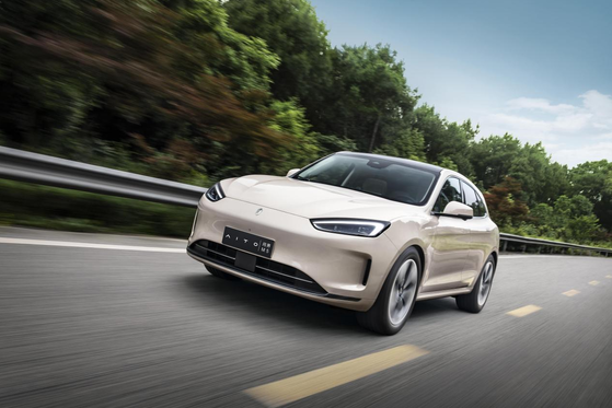 华为赋能：问界M5纯电版在底盘调校和操控稳定性方面的突出表现