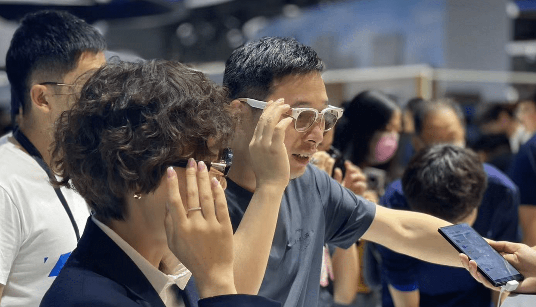 对话莫界科技：消费级GPT无线AR智能眼镜背后的光学技术创新