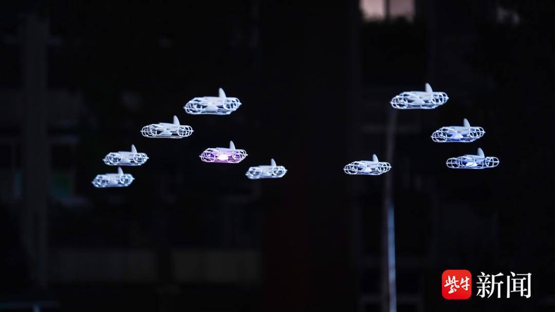无人机表演点亮夜晚!南师附中这所初中毕业典礼太酷了!