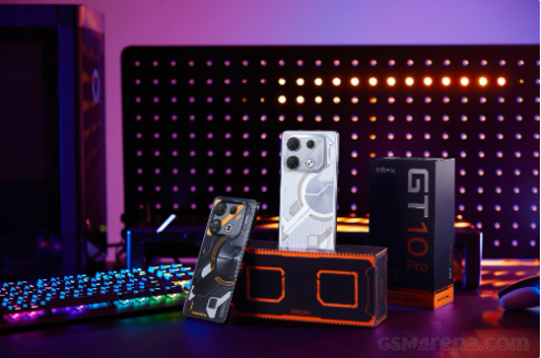 揭秘Infinix GT 10 Pro:拥有独特游戏美学的半透明机身设计