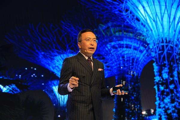 荣耀CEO赵明宣布7月12日发布折叠旗舰Magic V2，挑战苹果垄断