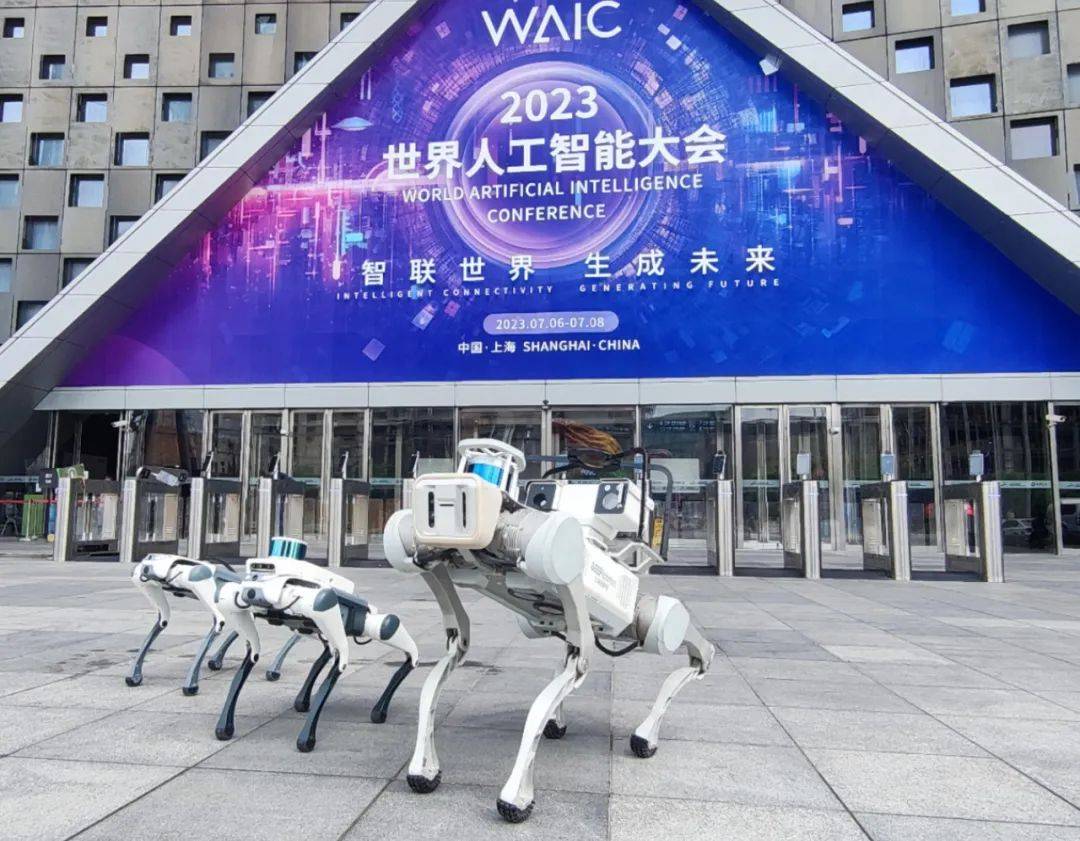 “具身智能”引爆机器人产业，看绝影Lite3/X20四足机器人有何特别之处？