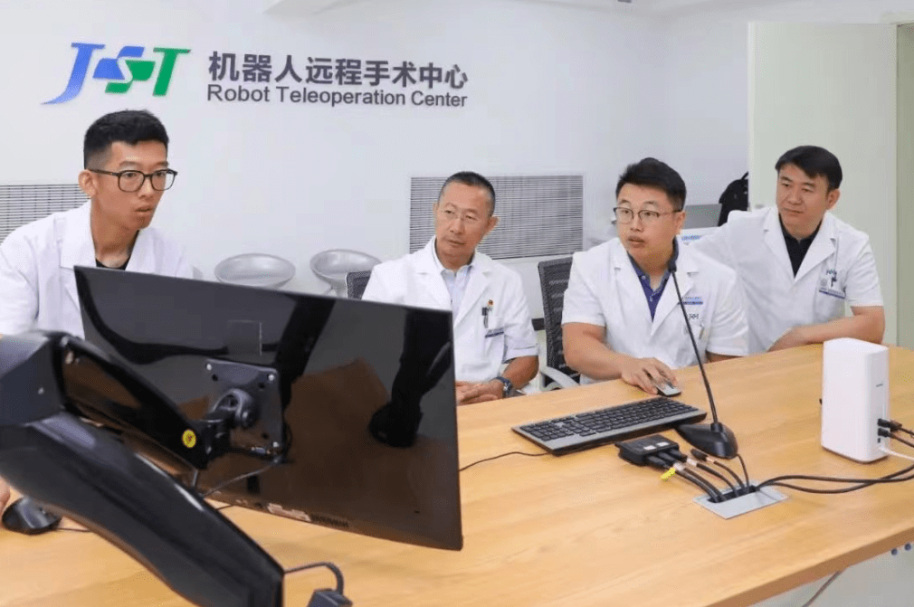 应用“5G+骨科手术机器人”,京汉专家联手完成远程骨科手术