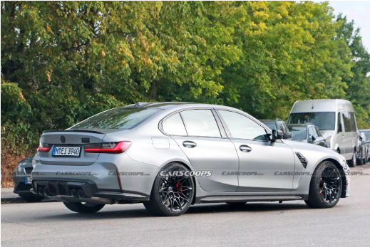 媒体公开！德国街头现场拍摄宝马M3轿车路测照片