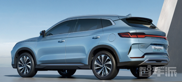 家族式设计与智能科技相融合 体验全新比亚迪宋PLUS冠军版内饰