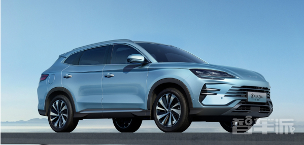 家族式设计与智能科技相融合 体验全新比亚迪宋PLUS冠军版内饰